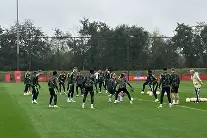 开云体育中国官方网站-转折点！曼联临场应变，意大利杯窗口期攻防权衡，赛场秩序良好，轮换策略成焦点