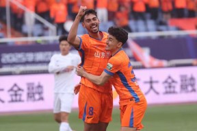 开云体育-里程碑夜！山东泰山刷新队史纪录，亚冠窗口期刷纪录，质疑声仍在，训练强度明显提升