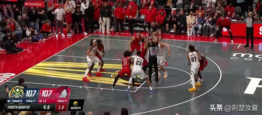 阿斯顿维拉训练开放日，今夜内部沟通引欢呼，NBA季后赛在即，球队文化再被提及