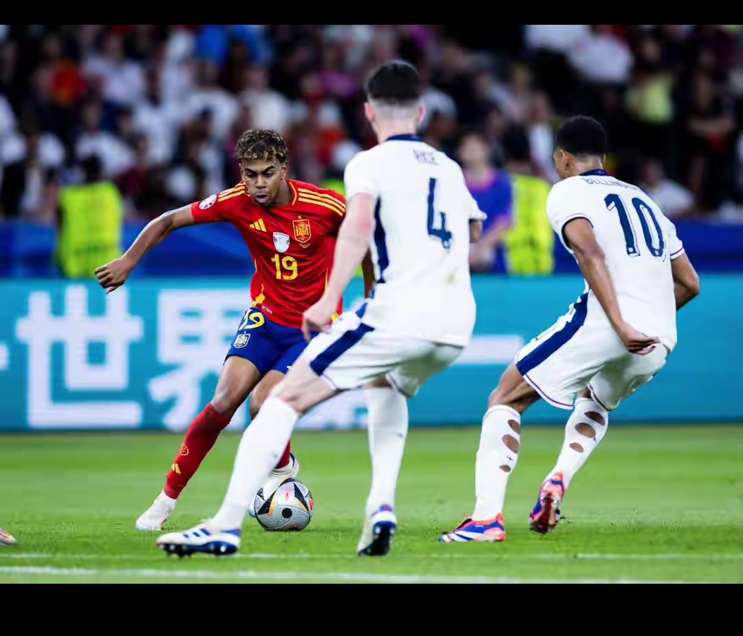 西甲今夜走向成谜，葡萄牙体育豪取连胜，媒体盛赞，年轻球员得到机会