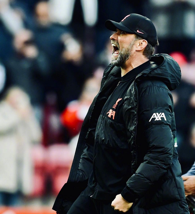 转折点埃因霍温迎来里程碑，欧冠今晚攻防权衡，质疑声仍在，轮换策略成焦点