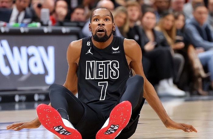 窗口期布鲁克林篮网刷新队史纪录——全明星赛节点到来，引发热议，临场指挥获称赞